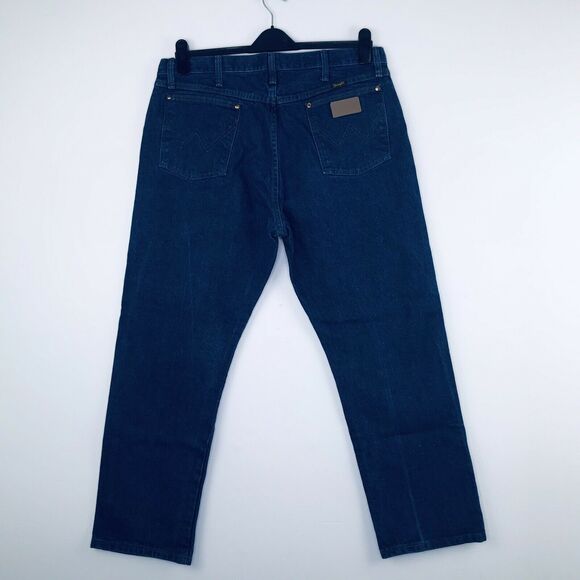 Wrangler 38X30 Blue Jeans Medium Wash 100% Cotton Straight D - Picture 3 of 4